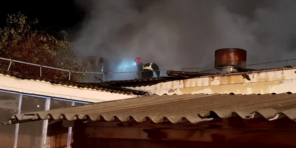 Incendiu fabrică de mobilă Prejmer. Foto