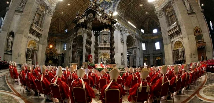 Cardinalii vor alege un nou papă FOTO: Reuters