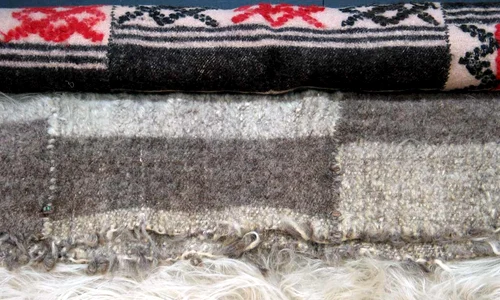 Piese din colecțiile textile/port ale Muzeului de Etnografie Brașov  