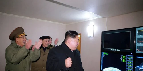 Kim Jong-un  lansare racheta FOTO AFP