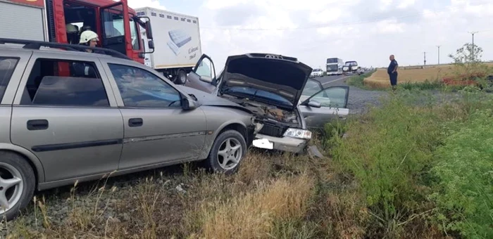 O persoană a suferit traumatisme uşor în urma accidentului FOTO Facebook/ISU Călăraşi