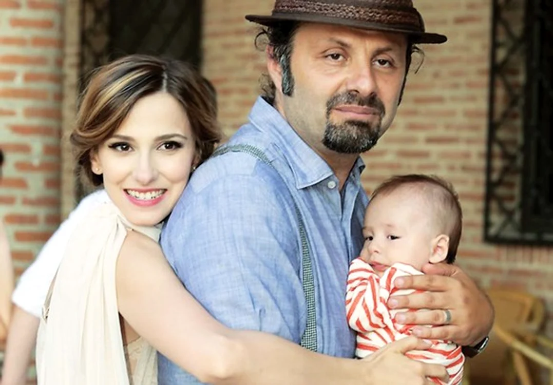 Dana Rogoz (30 de ani) și Radu Dragomir sunt părinții lui Vlad (2 ani)