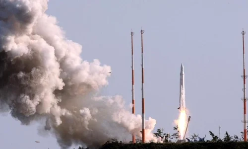 Coreea de Nord îşi măreşte arsenalul militar jpeg