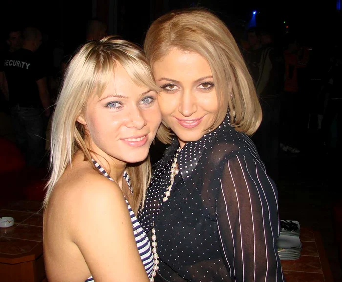 
    Cristina Darha (stânga), alături de Anamaria Ferentz (dreapta)FOTO: Arhiva personală  