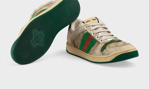 tu i ai arunca gucci ii vinde la un pret urias  cat costa o pereche de adidasi murdari jpeg