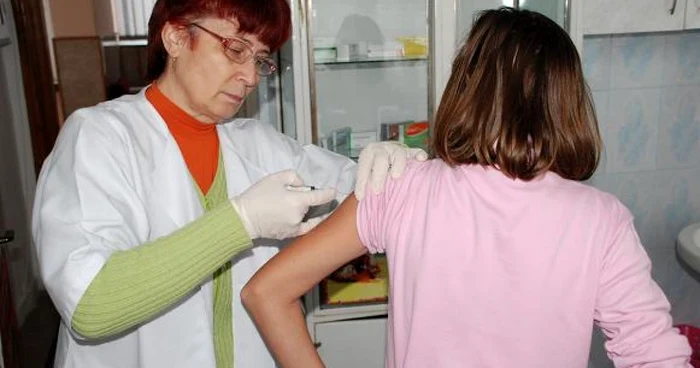 Prin cabinetul medical al Şcolii „Ion Creangă” vor trece elevii de clasa a III-a
