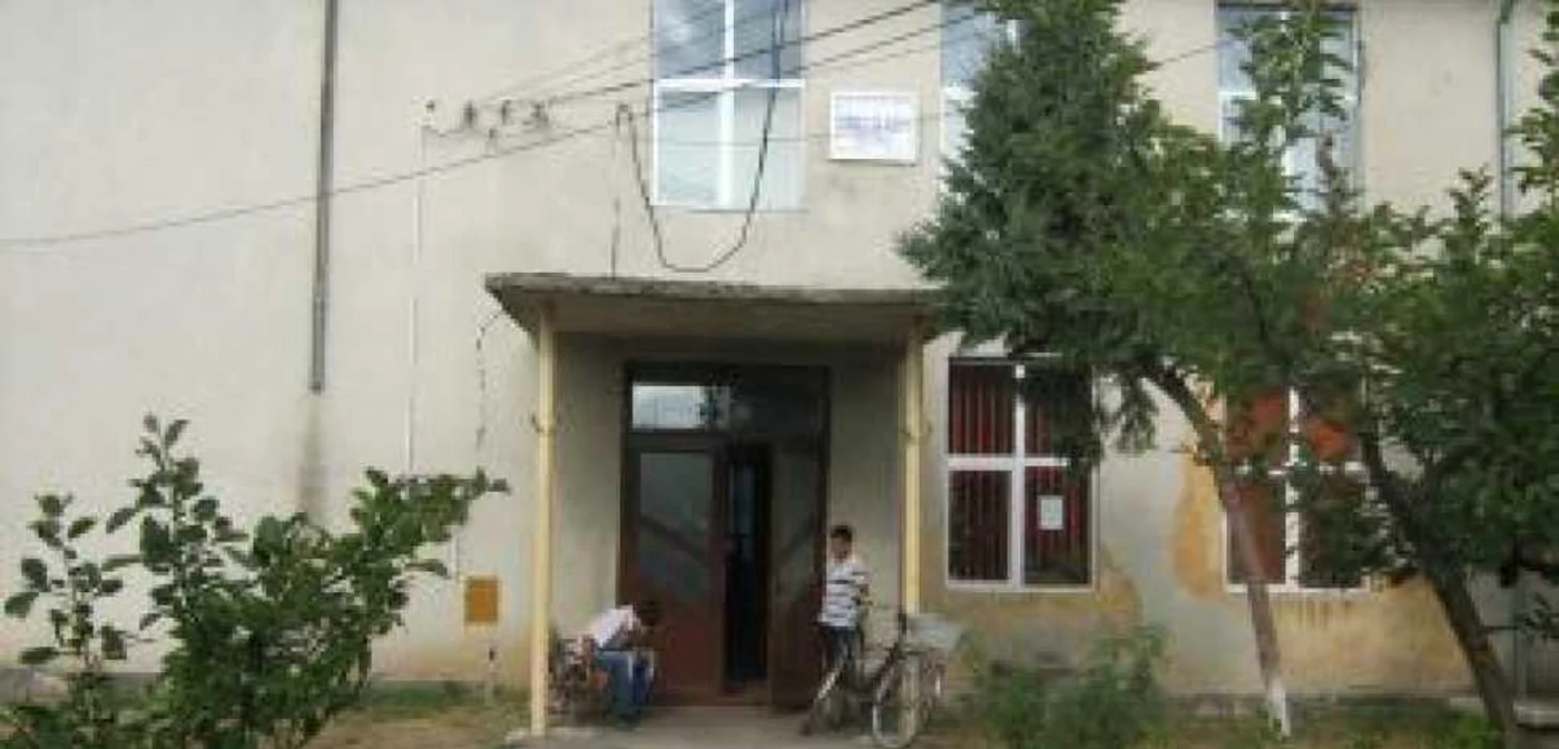 Slatina: Peste 300 de şcoli din Olt nu au autorizaţie sanitară