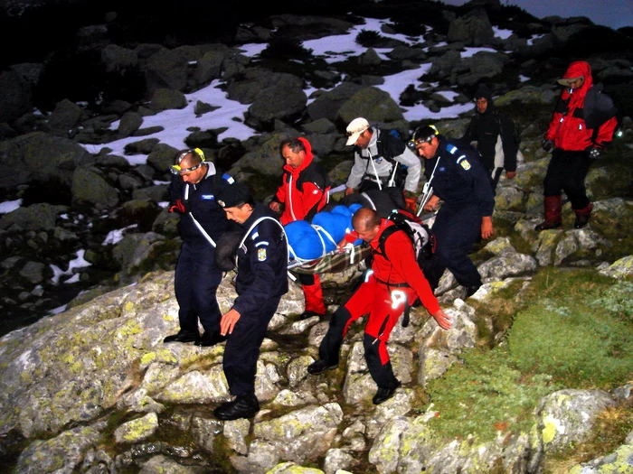 Bărbatul a fost găsit fără suflare după o oră de căutări (foto: arhivă)