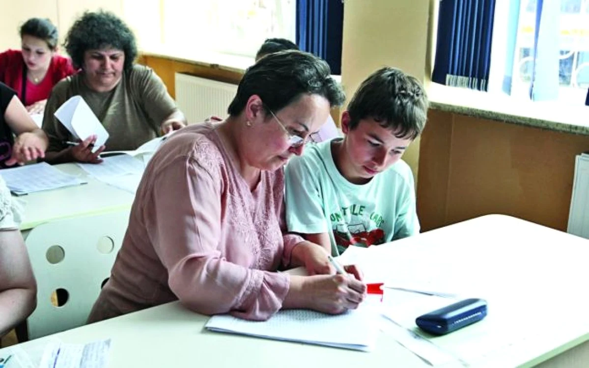Elevii de gimnaziu se pot înscrie de astăzi la liceul preferat 