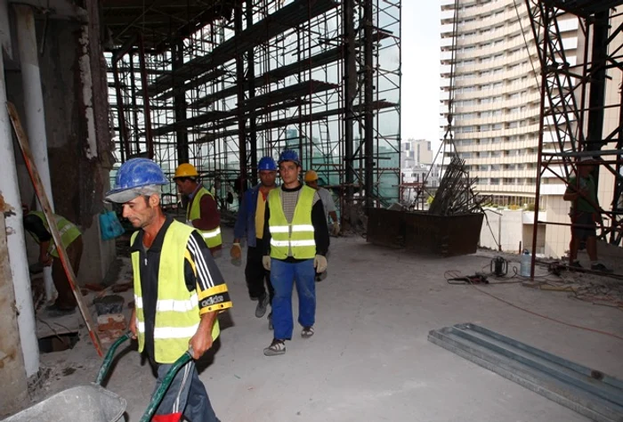 La Teatrul Naţional se ţin spectacole chiar şi în timpul lucrărilor de modernizare