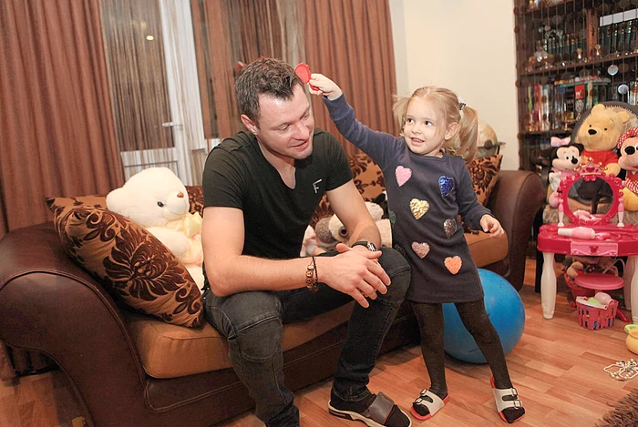 Marius nu îi poate refuza micuţei Raisa nici o dorinţă