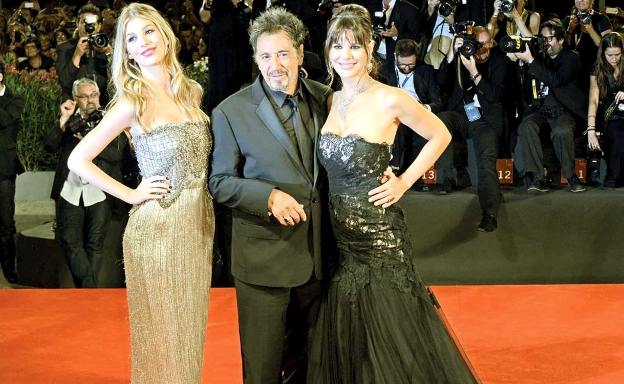
    Fotomodelul Camila Morrone, de 20 de ani, l-a cucerit pe cel mai  mare armăsar de la Hollywood, spre disperarea părinţilor ei  