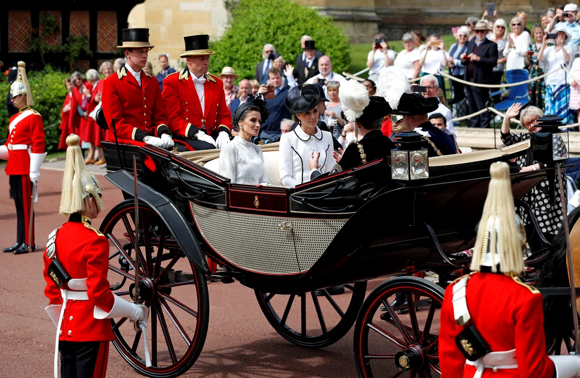 Regina Letizia cu Prințesa Kate la Castelul Windsor când Regele Felipe a primit Ordinul Jartierei în 2019. FOTO: Getty Images