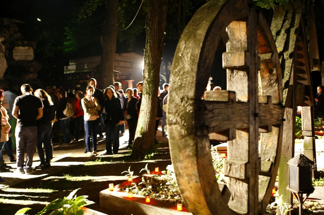 cimitirul bellu noaptea muzeelor FOTO Eduard Enea