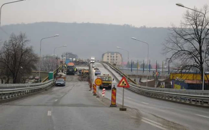 Cetăţenii pot ajunge în centrul oraşului pe varianta ocolitoare a DN 64. Foto Adevarul