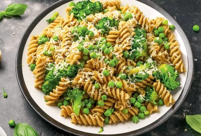 salata de paste cu broccoli jpg