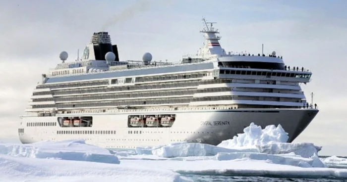 Vasul de croazieră Crystal Serenity în Arctica FOTO Cystal Cruises