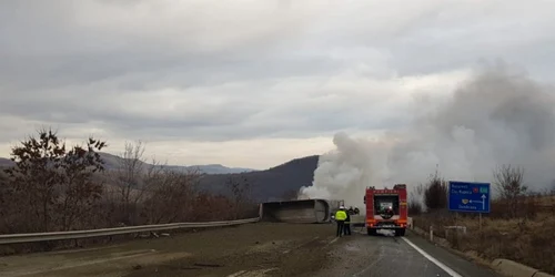 camion in flacari foto isu cluj