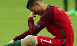 Ronaldo, in lacrimi pe gazon jpeg