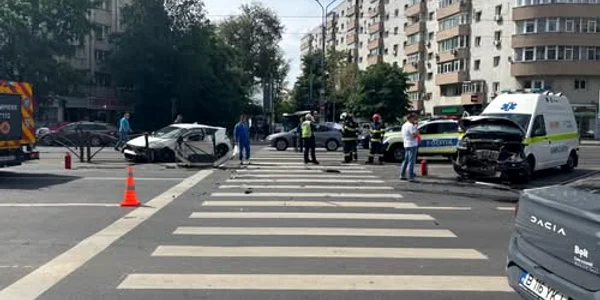 accident ambulanta Facebook „Info Trafic București și Ilfov” jpg