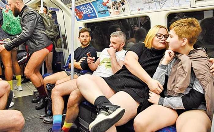 New York - O dată pe an, chiloţii defilează pe peronFoto: Profimedia
