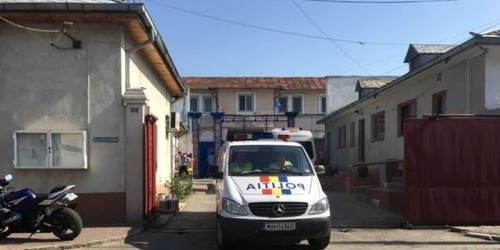 Deţinutul s-a baricadat în celulă şi a dat foc bunurilor  