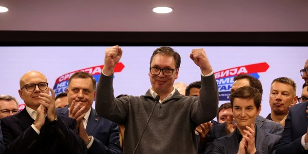 Vucici sarbatoreste victoria SNS in alegerile din 2023 FOTO EPA EFE jpg
