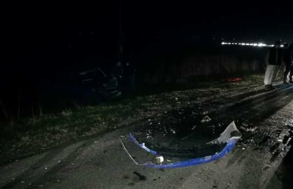 Coliziune puternică pe un drum judeţean din Sibiu cauzată de un şofer fără permis din Avrig Foto Adevărul