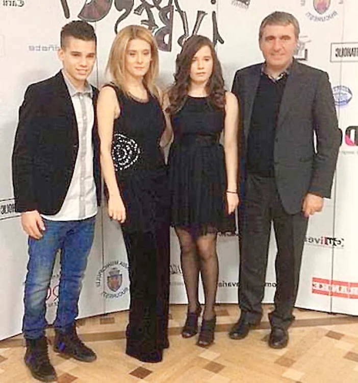 Ianis, Marilena,  Kira şi Gică Hagi, o familie fericită