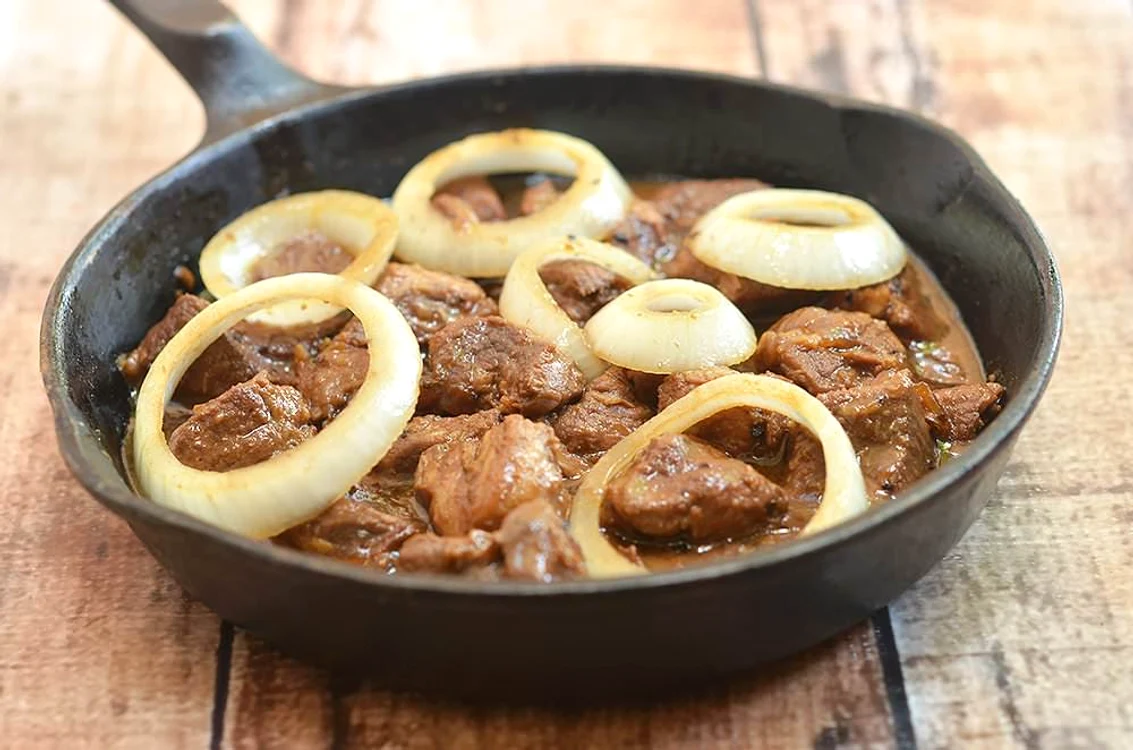 pulpa de porc cu ceapa la tigaie jpeg