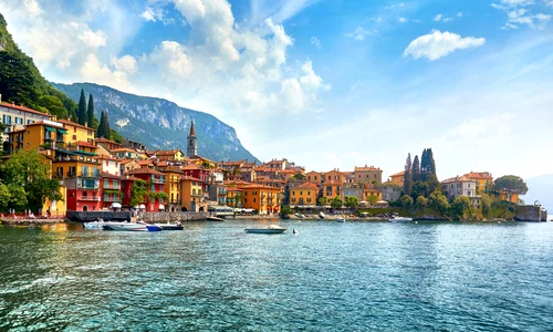 Varenna, Italia: vedere asupra Lacul Como FOTO Shutterstock 