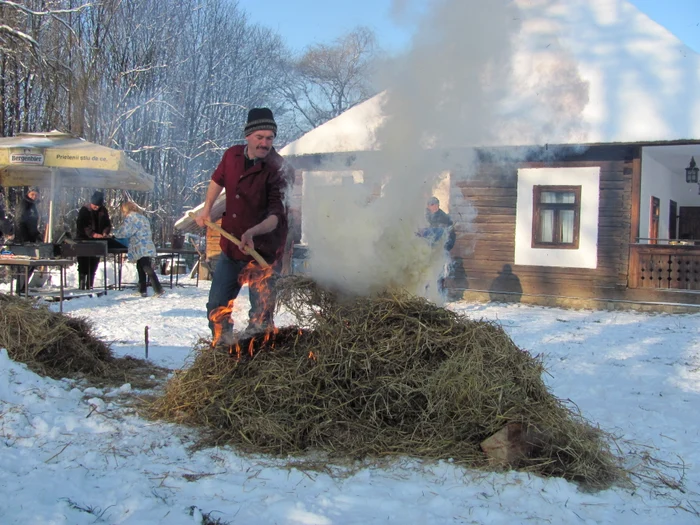 
    Tăiatul porcului sau Ignatul este una dintre cele mai mari sărbători de iarnă foto: Click!  
