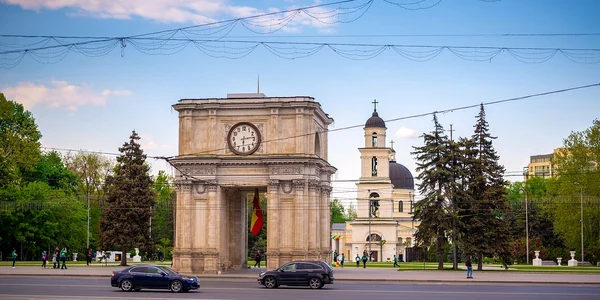 Arcul de Triumf din Chișinău Sursa Wikipedia jpg
