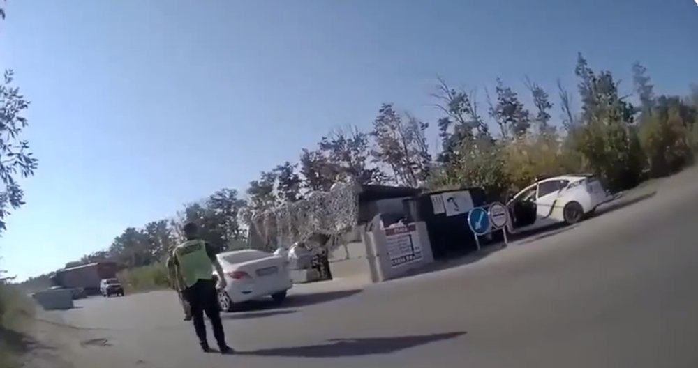 Confruntare între o unitate locală ucraineană de forțe speciale și un post de control al poliției din Harkov VIDEO