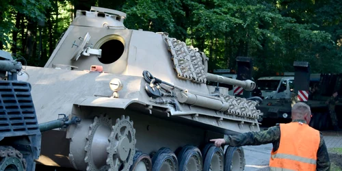 tank panther al doilea razboi mondial scos dintr o casa privata germania 2015 foto epa efe