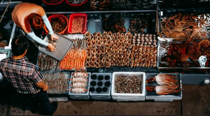Fructele de mare din Japonia nu vor mai ajunge în pieţele chineze. FOTO: get your guide