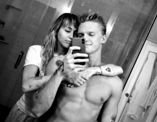 4 miley cyrus si cody simpson despartiti 2 jpg jpeg