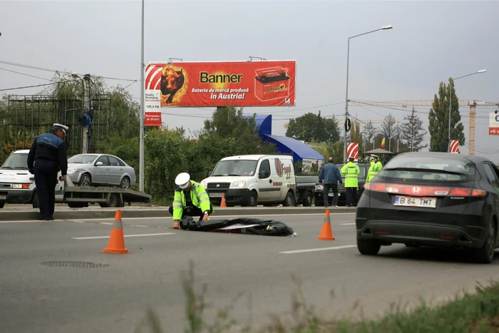 Bărbatul a fost luat din mijlocul străzii și transportat direct la spital