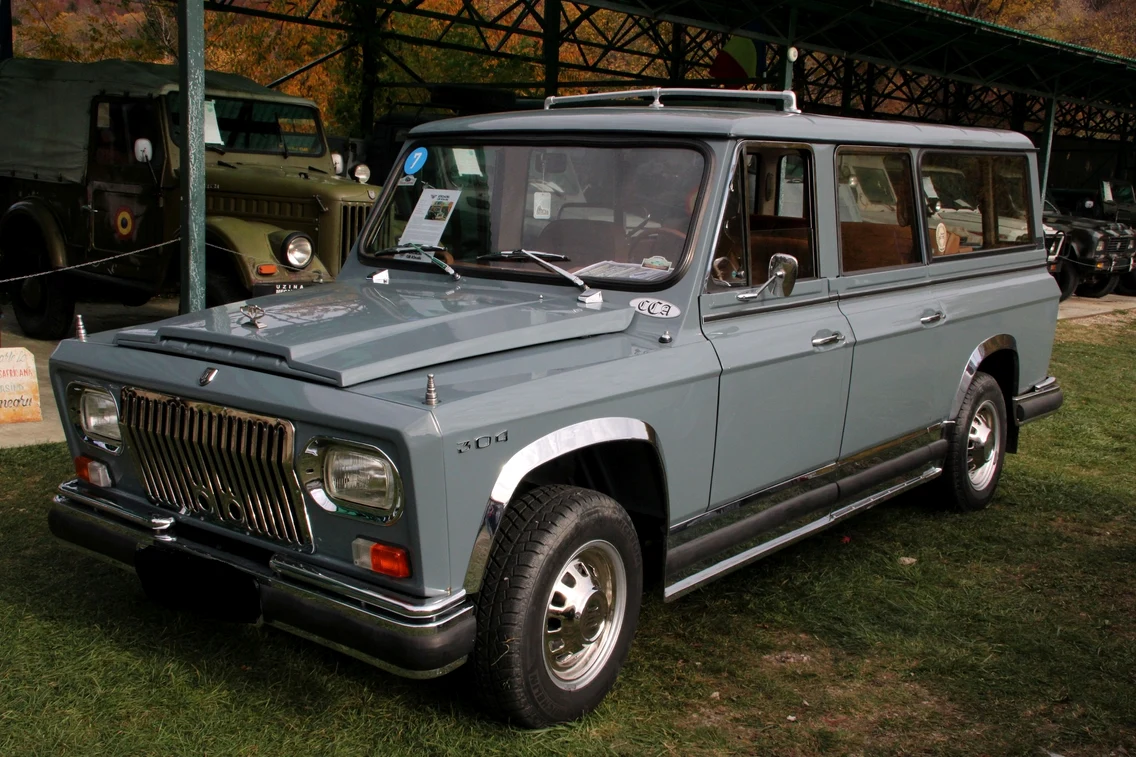 La cererea lui Ceaușescu, a fost fabricat un model special, denumit ARO 304 / foto: Arhiva Click!