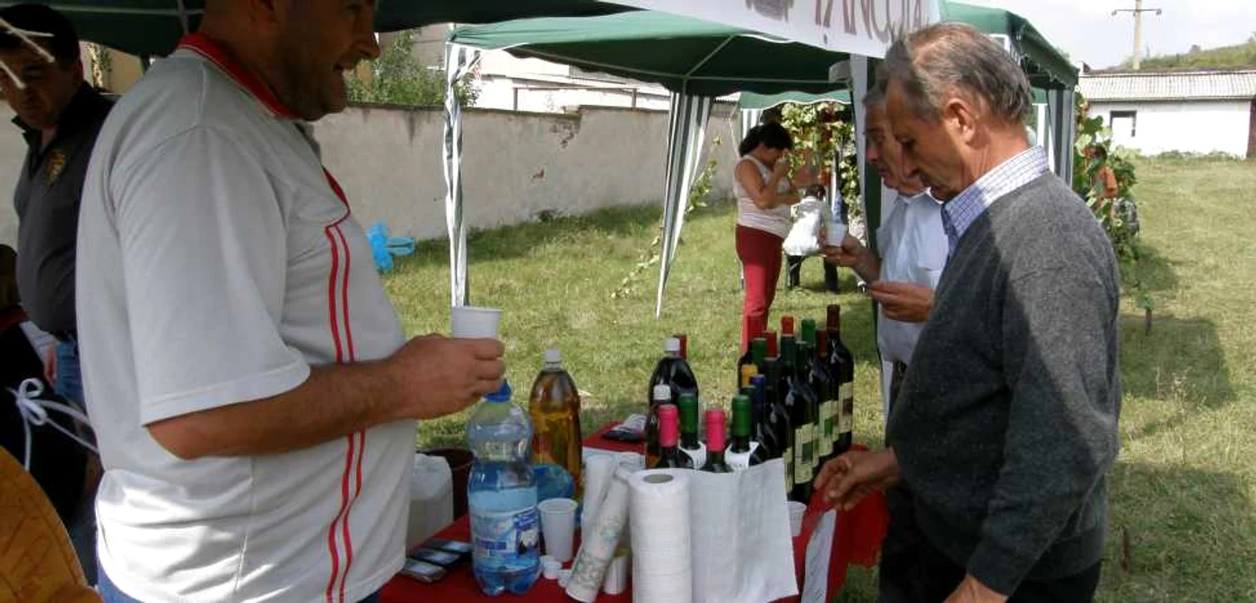 Arădenii sunt aşteptaţi în continuare la petrecere