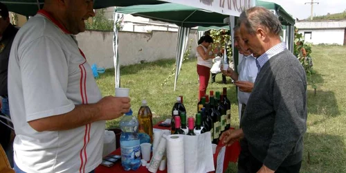 Arădenii sunt aşteptaţi în continuare la petrecere