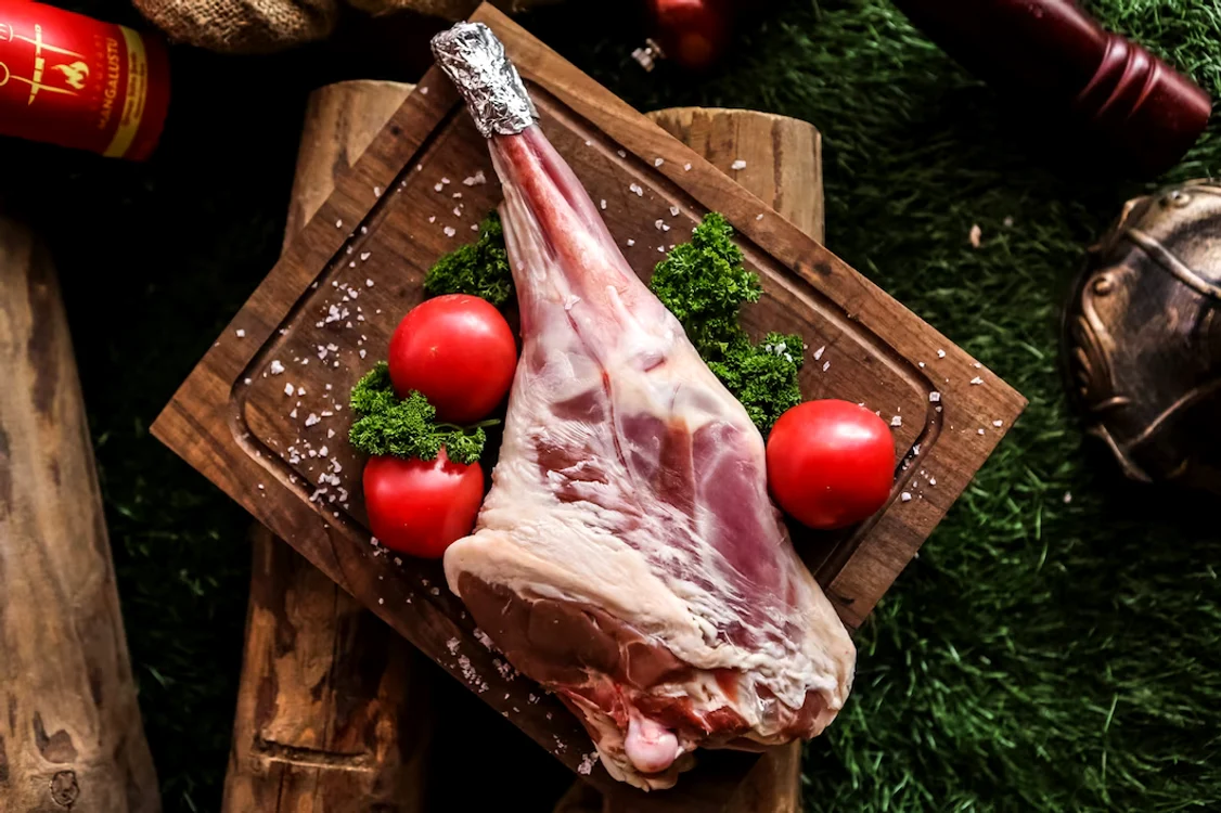 Carnea de miel prezintă și pericole pentru sănătate. / foto: freepik.com