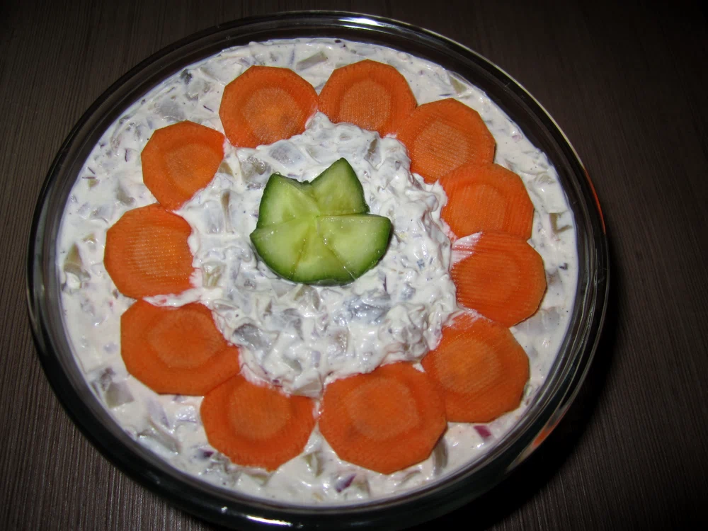 
    Salată de ciuperci  
