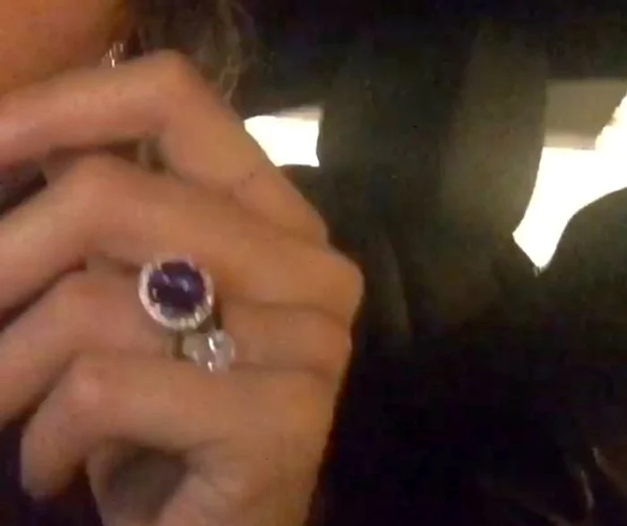 Mădălina Ghenea e răsfăţată de iubit cu bijuterii scumpe