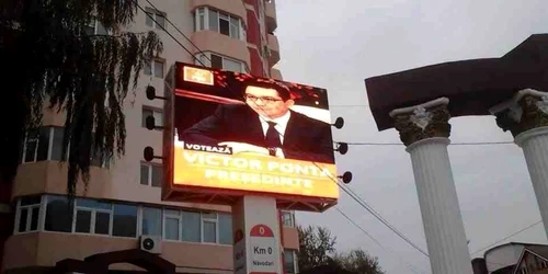 Clipuri electoral cu Victor Ponta difuzate la Năvodari în duminica votului Sursă foto ACL Constanţa