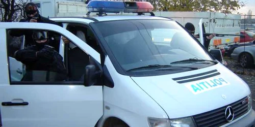 Poliţiştii încearcă să le dea de urmă suspecţilor foto: Arhivă