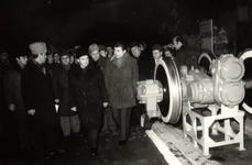 Vizita de lucru a lui Nicolae Ceauşescu la întreprinderea bucureşteană „23 August” (© „Fototeca online a comunismului românesc”, cota: 9/1979)