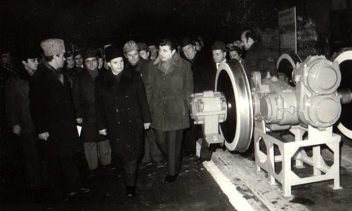 Vizita de lucru a lui Nicolae Ceauşescu la întreprinderea bucureşteană „23 August” (© „Fototeca online a comunismului românesc”, cota: 9/1979)