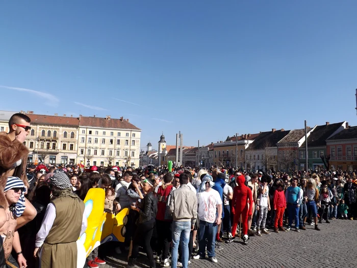 Piaţa Unirii nu a mai fost aşa de plină de la Festivalul Internaţional de Film Transilvania. FOTO: Remus Florescu
