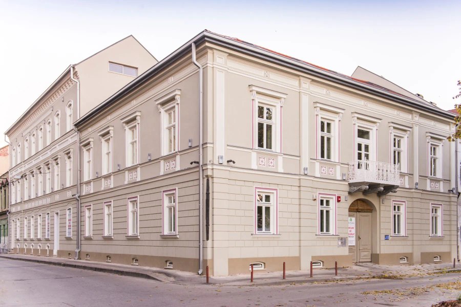 Topul reședințelor istorice și bijuteriilor imobiliare scoase la vânzare în România FOTO